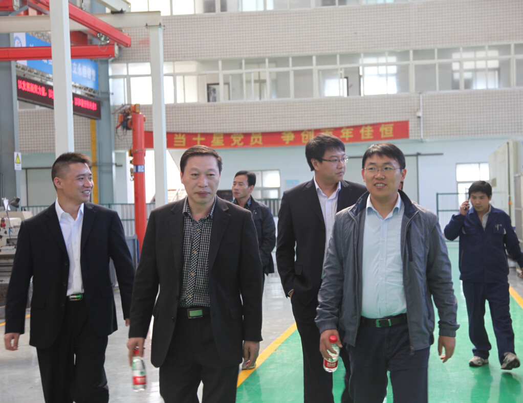 參觀(guān)生産現場(chang).jpg