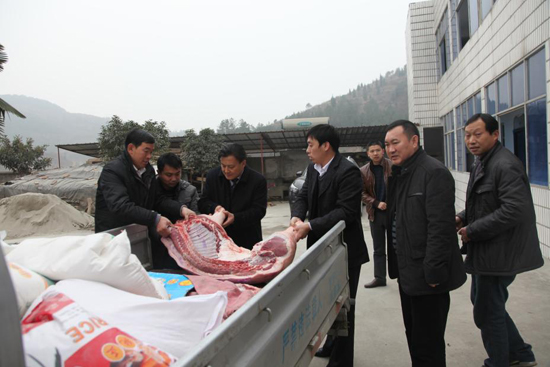 孤寡(guǎ)老人慰問(wen)