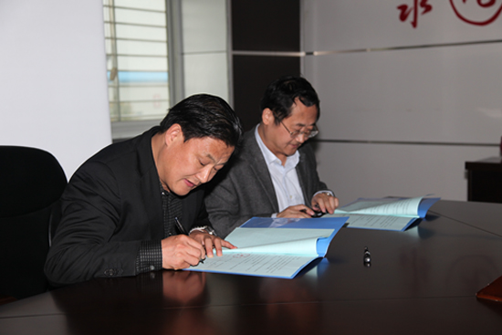 校企合作新聞(wen)稿 2014.4.24-1128副本.jpg